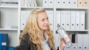 healthy-at-work-drinking-water