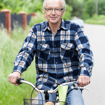 cycling-senior-chiropractic-check-up
